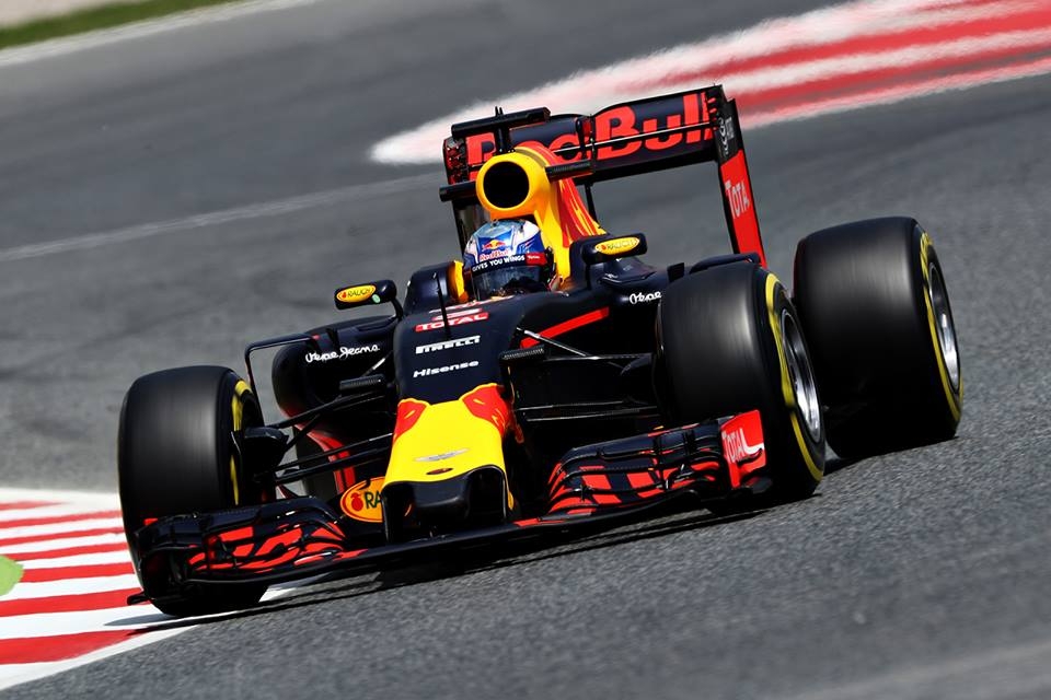 Daniel-Ricciardo-2016-Spanish-GP-Qualifying-Red-Bull-Racing.jpg